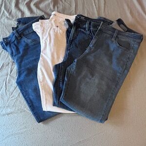 ✨ 4 pairs of jeans for the price of 1!